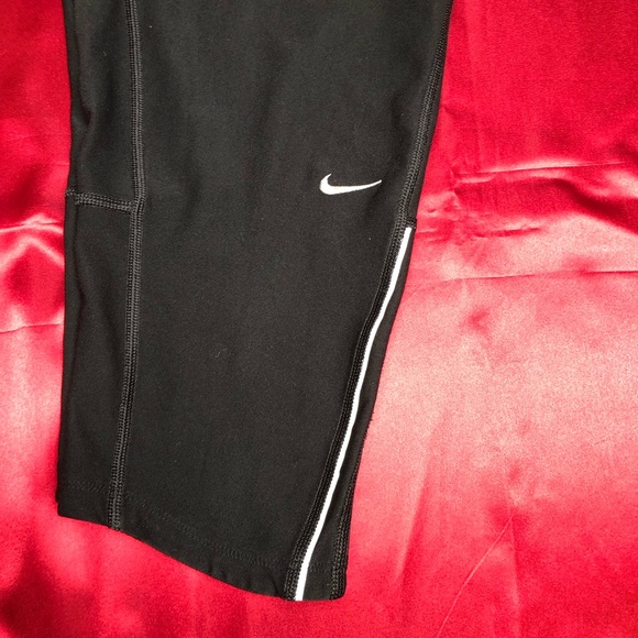 Nike Dri Fit Black Crop Tights - Picture 2 of 5
